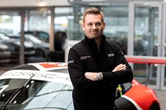 – Vi kunde inte vara gladare, säger Raine Wermelin, Direktör, Porsche Sverige. Målsättningen inför 2021 var att samla ett startfält med 8-10 bilar. Reaktionen på Porsche Sprint Challenge Scandinavia har varit över all förväntan och har verkligen tagit oss på sängen. Det blev succé direkt!