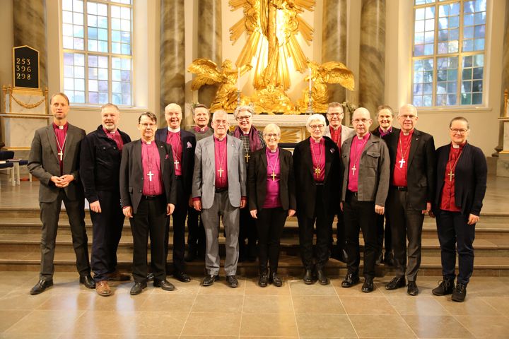 Svenska kyrkans fjorton  biskopar samlade till biskopsmöte i Göteborg i januari 2020. (Foto: Torgny Lindén)