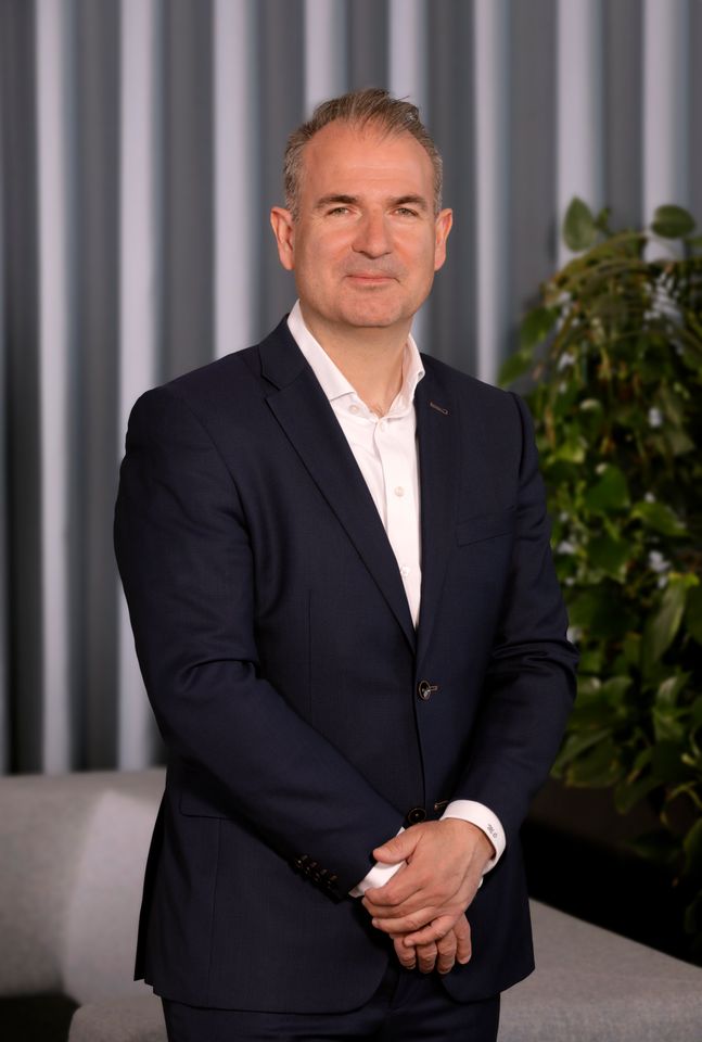 Matthias Osterloh, Finansdirektör