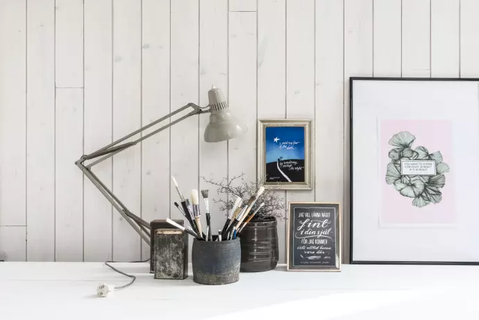 Diakonias grafiska tryck är den perfekta julklappen till någon som både vill ge sitt stöd till människor som har det svårt och vill ha något snyggt att sätta upp på väggen.