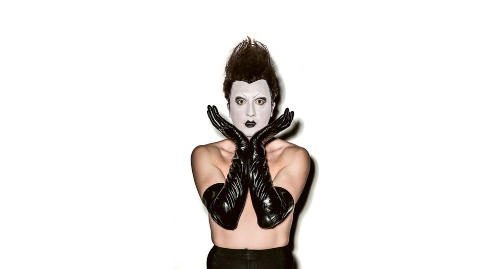 Klaus Nomi, Unga på Operan Premiär!