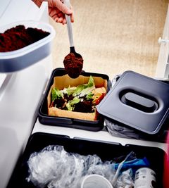 IKEA vill inspirera de många kunderna att leva mer hållbart liv hemma