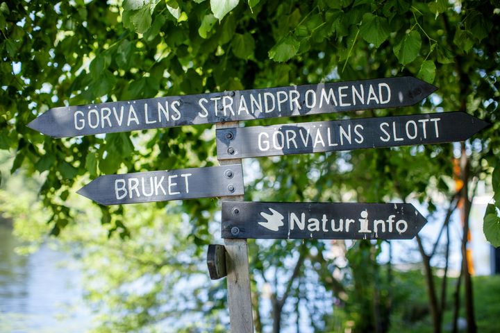 Vägvisning i Görvälns naturreservat i Järfälla.