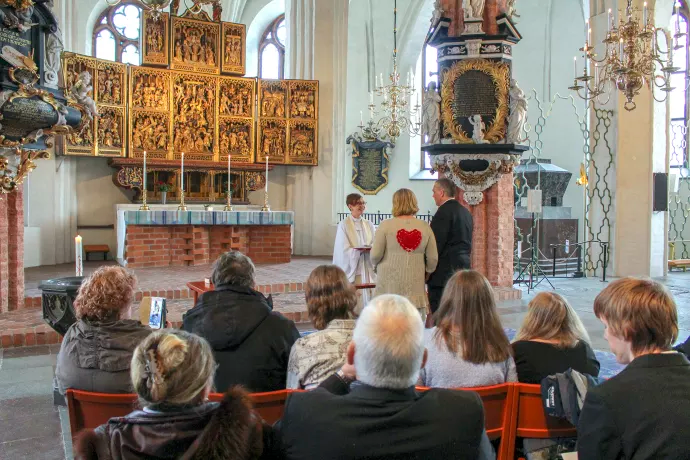 Drop in-vigsel i Västerås domkyrka.