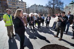 Anna Johansson, projektledare för Stockholms stads blomsterprogram. Foto: Lennart Johansson
