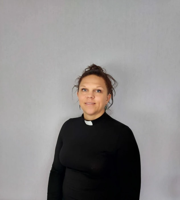Sofie Strid prästvigs 14 juni och blir då Sveriges andra dövpräst någonsin och den första döva kvinna som prästvigs i Sverige.