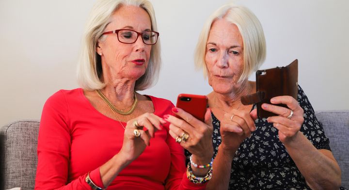 Fjärrprogrammerad ryggmärgsstimulering innebär att patienter med neuropatisk smärta, som behandlas med ryggmärgsstimulering,  slipper resa och komma till mottagningen på Akademiska sjukhuset varje gång något behöver justeras. Foto: Mostphotos