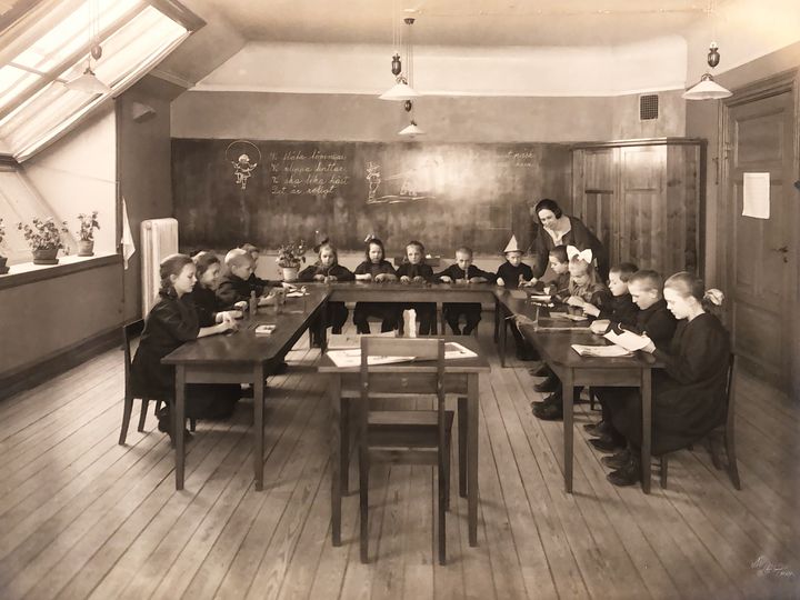 Kindergarten för de yngre eleverna, tidigt 1900-tal.