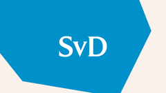 Det karakäristiska blå strecket har utvecklats till en asymmetrisk och flerdimensionell form för att spegla Svenska Dagbladets ambition att ge flera perspektiv.