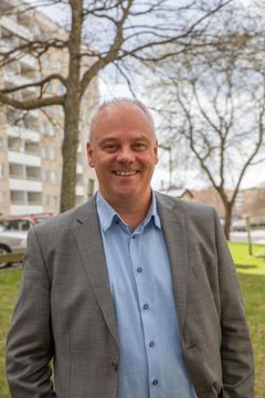 Peter Sjerling är VD för Järfällahus AB från 2018-08-27.