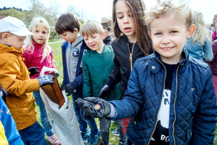Foto: Anna Simonsson

På bilden: Klass från Kungsholmens Grundskola plockar skräp 2019