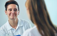 Många kvinnor med endometrios är sjukskrivna i långa perioder. I vår inleds en studie på Akademiska inriktad på mer aktiva, långsiktiga rehabiliteringsinsatser.