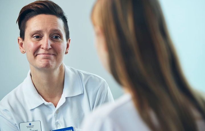 Många kvinnor med endometrios är sjukskrivna i långa perioder. I vår inleds en studie på Akademiska inriktad på mer aktiva, långsiktiga rehabiliteringsinsatser.