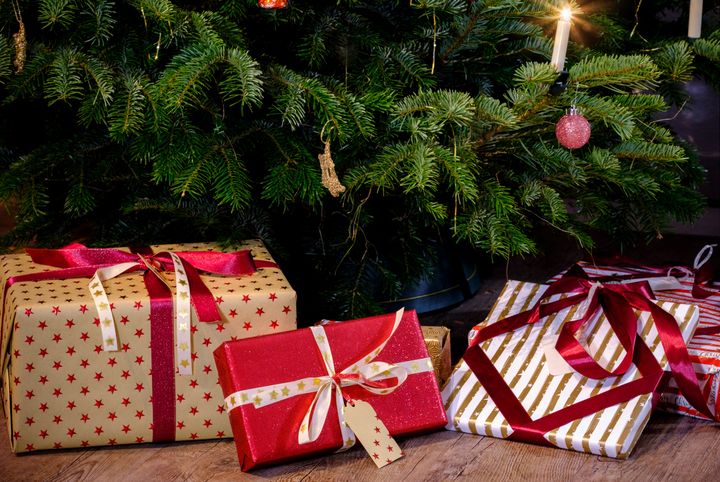 Julgransfötter som läcker under paket och mattor kan bli en riktigt tråkig avslutning på julen.