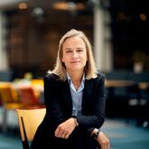 - Att en statlig utredning rekommenderar att ett statligt affärsdrivande företag som verkar på en konkurrensutsatt marknad ska få skattesubventioner baserat på att det statliga företaget tror att man kan komma att få lönsamhetsproblem i en verksamhet som hittills alltid genererat vinst är magstarkt. Ansvariga politiker måste också ifrågasätta prognoserna och hemlighetsmakeriet, säger Eva Glückman, vd för Grafiska Företagen och en av huvudmännen i Arena för framtidens distribution.