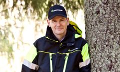 Skogsstyrelsens generaldirektör Herman Sundqvist, besöker brandområdet i Kårböle och presenterar förslag på hur drabbade skogsägare kan ersättas. Foto: Skogsstyrelsen