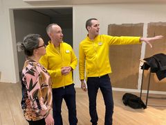 Maria Fjellström, affärschef Diös fastigheter i Skellefteå, Victor Fredriksson, Business Navigation & Operations Manager IKEA Umeå, Peter Forsberg, Market Manager IKEA Umeå, under en rundtur i de ännu inte ombyggda lokalerna.