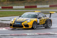 Lukas Sundahls Porsche 911 GT3 Cup (991 II) är inte lika gul som tidigare år. 2020 dominerar det svarta i designen. 
Foto: Micke Fransson
