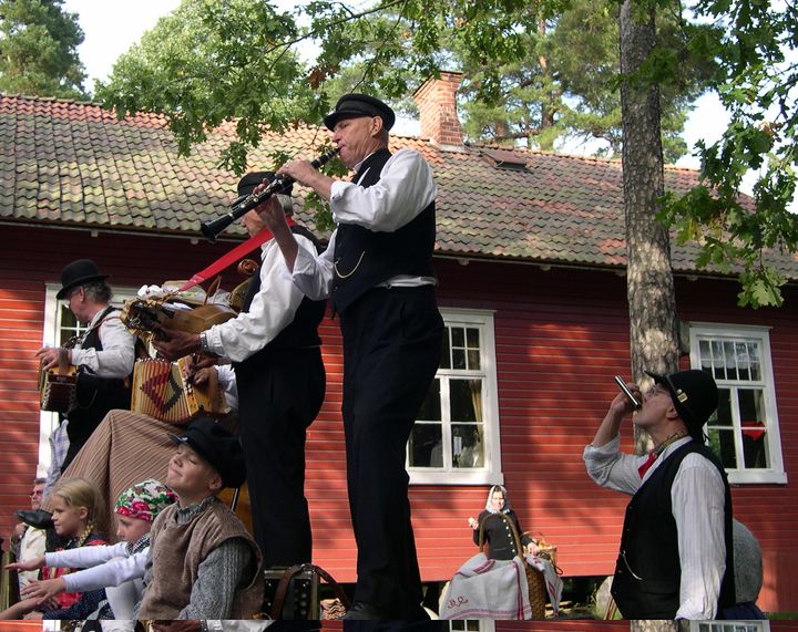 Musikanter på höstmarknad. Musicians at the autumn market.Foto: Christina Westberg/Skansen