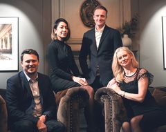 Från vänster: Klas Bernehjält (Partner och COO, Leadfront), Maddja Nazari (Medgrundare och VD, Leadfront), Fredric Örup (Medgrundare och Styrelseordförande, Leadfront) och till höger Katarina Krzyzinska (VD, StreamStone Relations).