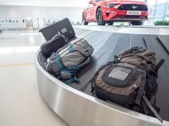 Väskor på bagagebandet på Bromma flygplats