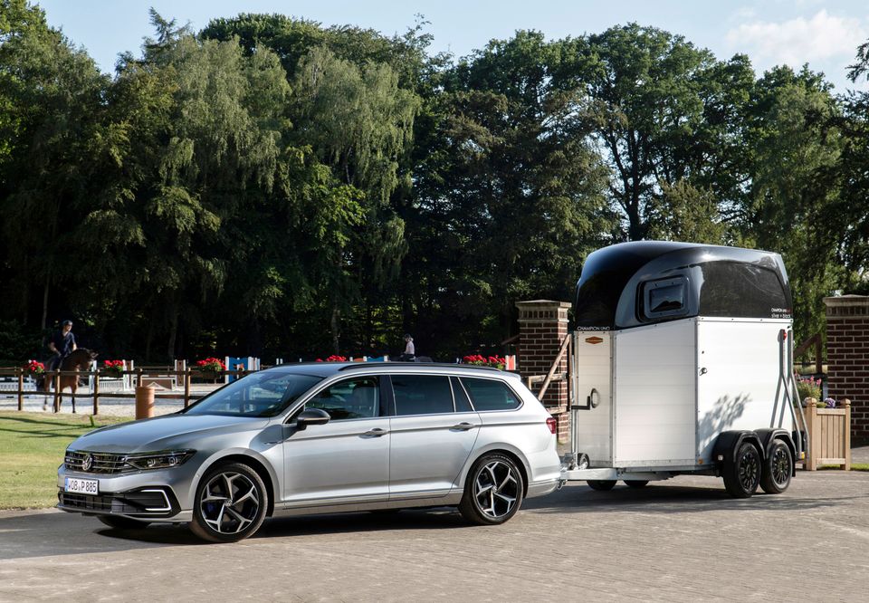 Passat Sportscombi GTE med hästsläp