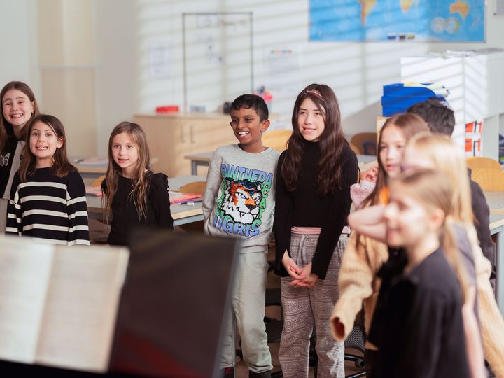 I projektet Sångigång får barn i klasserna F-3 träffa musiker och pedagoger från Svenska kyrkan vid minst fyra tillfällen per läsår. Foto: Christopher Schauz.