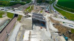 Lanserings- och återställningsarbetet av den nya motorvägsbron över E6 i trafikplats Alnarp norr om Malmö har gått över förväntan.  Nu planetar Trafikverket för en tidigarelagd öppning av vägen.