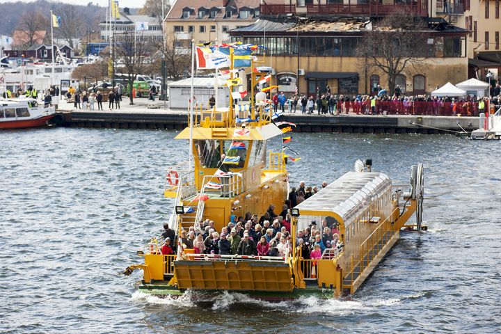 Linfärjan Vaxholmen gick i skytteltrafik hela eftermiddagen. Bild:Trafikverket/Kasper Dudzik