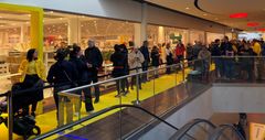 Många Malmöbor valde att dyka upp när IKEA Idag den 7 april öppnade sin första citybutik någonsin i Sverige på Triangelns köpcentrum mitt i Malmö.