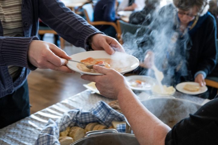 A new report highlights the Church of Sweden's unique ability to conduct social outreach work and how this contributes to Sweden’s economy. Image: Soup lunch at Tomasgården in Västerås, Sweden. Photo: Johannes Frandsen/Ikon.