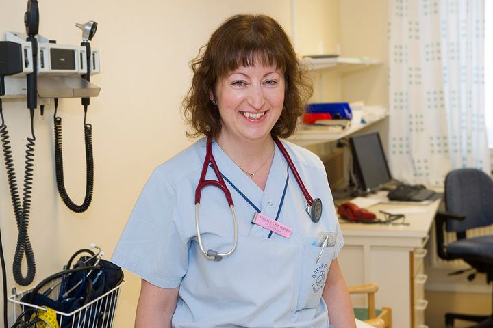 Harris Lempessi, överläkare på Diagnostiskt centrum tar hand om patienter med så kallade "allvarliga, ospecifika symtom" som kan bero på cancer .