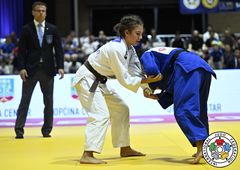 Tara Babulfath i vitt i VM-final mot japanska Kano Miyaki. Foto IJF/ Jensen Lars Möller