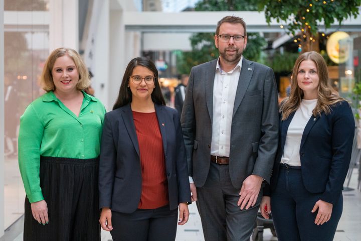 Fr vänster: Victoria Johansson (MP), Sara Kukka-Salam (S), Martin Karlsson (C), Sandra Lindström (V)