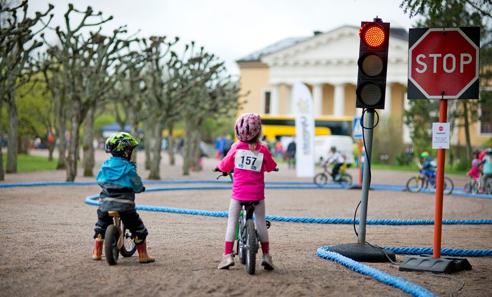 På Pelle Svanslös Dag den 30 augusti får barn möjlighet att lekfullt lära sig om trafikregler. Foto: Pressbild