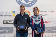 Felix Sandin (t.v.) och Arvid Rosén tilldelades var sitt wild card till Porschetesten i Karlskoga.Foto: Micke Fransson