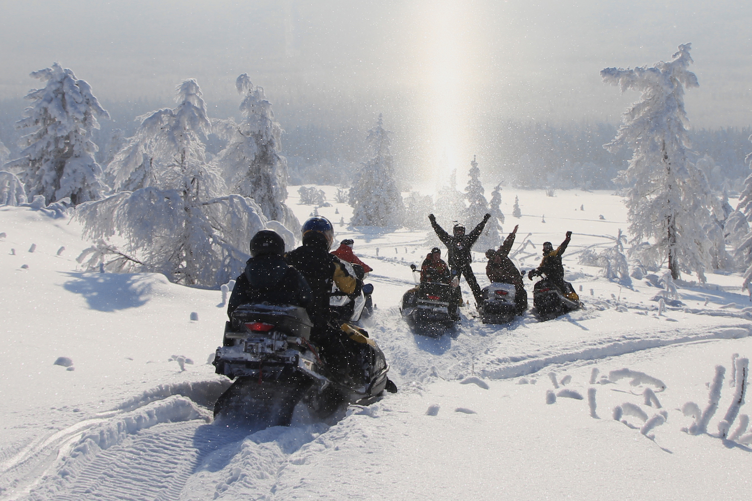 Тур на снегоходах в Карелии. Туры на снегоходах в Карелии. Экспедиции новый год