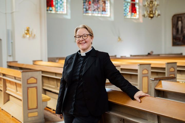 – Jag är oerhört tacksam och glad för förtroendet att bli Örnsköldsviks norra pastorats första kyrkoherde, säger Marie Edström. Foto: Charlotte Nordin