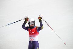 Ebba Årsjö tog guld i lördagens slalom. Det var hennes andra guld och tredje medalj på Paralympics i Peking. Foto: Karl Nilsson/Svenska Parasportförbundet