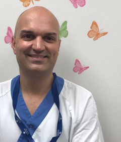 Andres Rodriguez Lorenzo, överläkare inom plastik- och käkkirurgi och ansvarig för Facialisparesteamet på Akademiska sjukhuset. Foto: privat