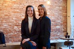 Nyrekryterade Mitra Javadzadeh och Julia Granström startar upp Brights kontor i Göteborg.