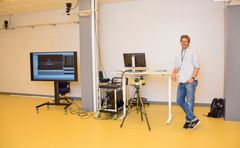 Laboratoriet för rörelseanalys med Martin Eriksson Crommert, föreståndare för rörelselaboratoriet. Foto: Elin Abelson.