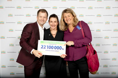 Martin Ärnlöv, Moniqa Löfstedt och Therese Engström från Svenska Röda Korset.