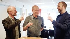Anders Lindqvist, Johan Magnusson, Jakob Sjöberg firar Swedish Hydro Solutions förvärv av Clean Water Engineering