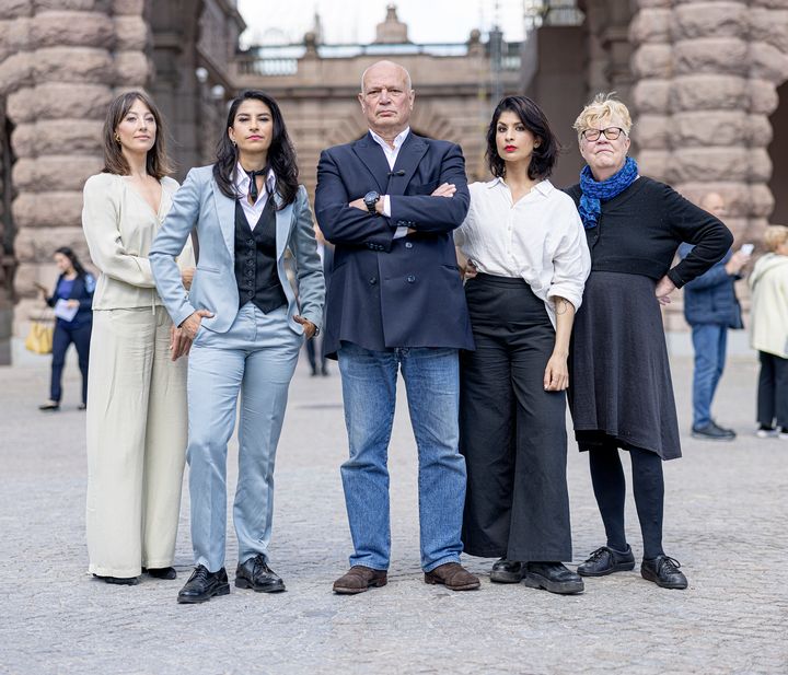 De leder Aftonbladets partiledardebatt. Från vänster: My Rohwedder, Cecilia Vaccari, Robert Aschberg, Soraya Hashim och Lena Mellin. Foto: Magnus Wennman/Aftonbladet