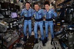Andrew Morgan , Oleg Skripochka och Jessica Meir innan avfärd från den internationella rymdstationen ISS. Foto: Nasa