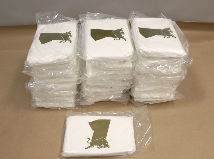 Över 25 kilo amfetamin och 250 000 narkotikaklassade tabletter smugglades i biltransport. Foto: Tullverket