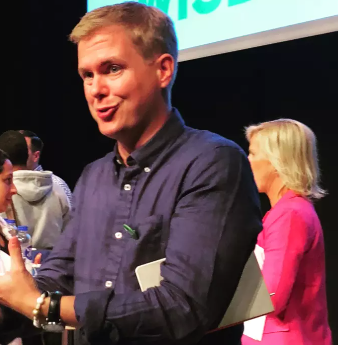 Gustaf Fridolin i debatt om håltimmar med företaget Nova Software