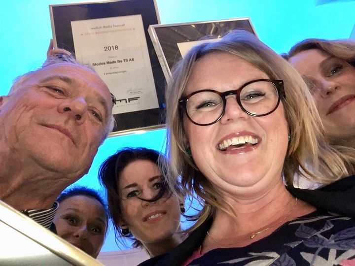 Dan Erlandsson, Nana Johansson, Malin Pettersson, Sara Blomqvist och Malin Håkansson som tog emot pris för Bästa sjuk- och hälsovårdsfilm.