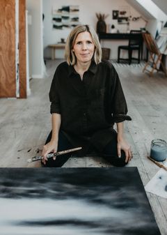 Av alla svenskar som sökte var det konstnären Maria Wigge från Varberg som blev utvald. Foto: Anna Lindblom